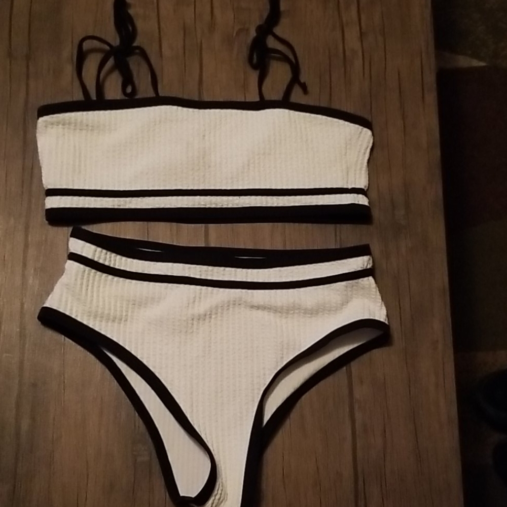 🔥SHEIN TWO PIECE BATHING SUIT LARGE